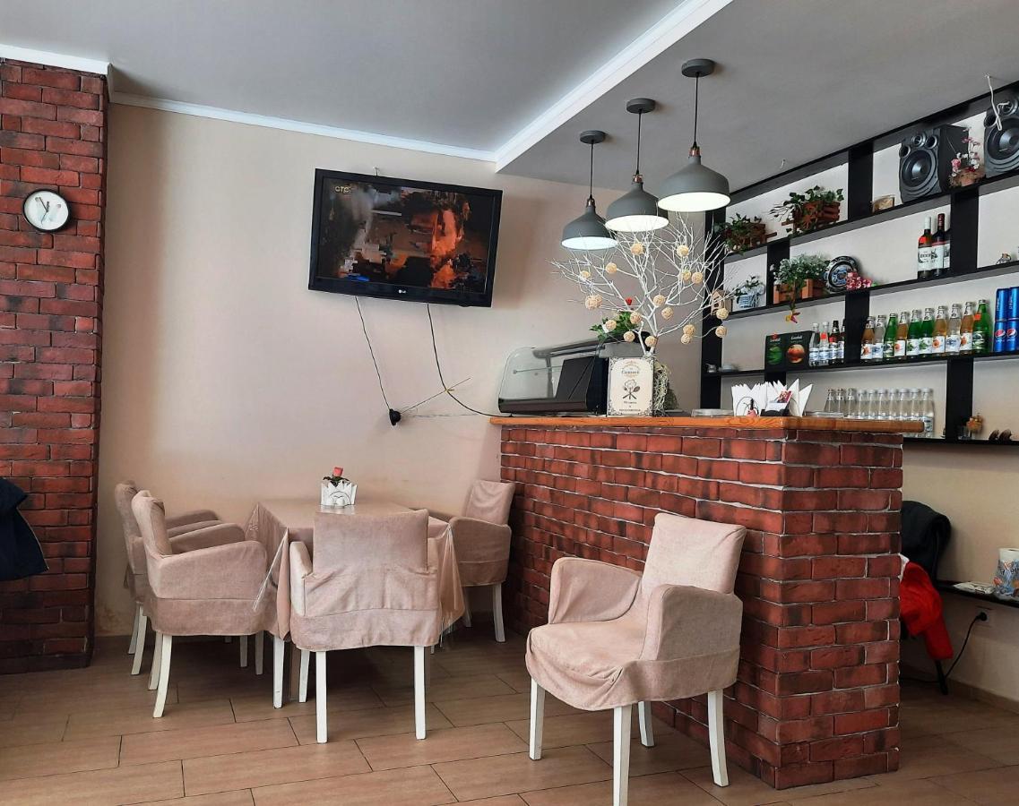 Отель На Садовой Sukhumi Bagian luar foto
